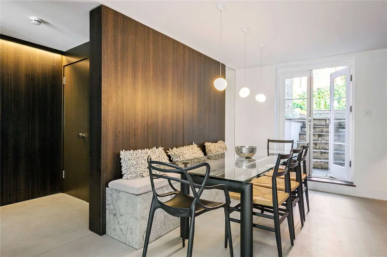 Gibson Square, Islington, N1, photo 25