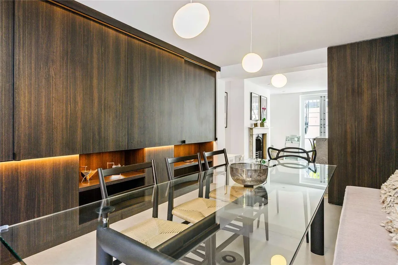 Gibson Square, Islington, N1, photo 23