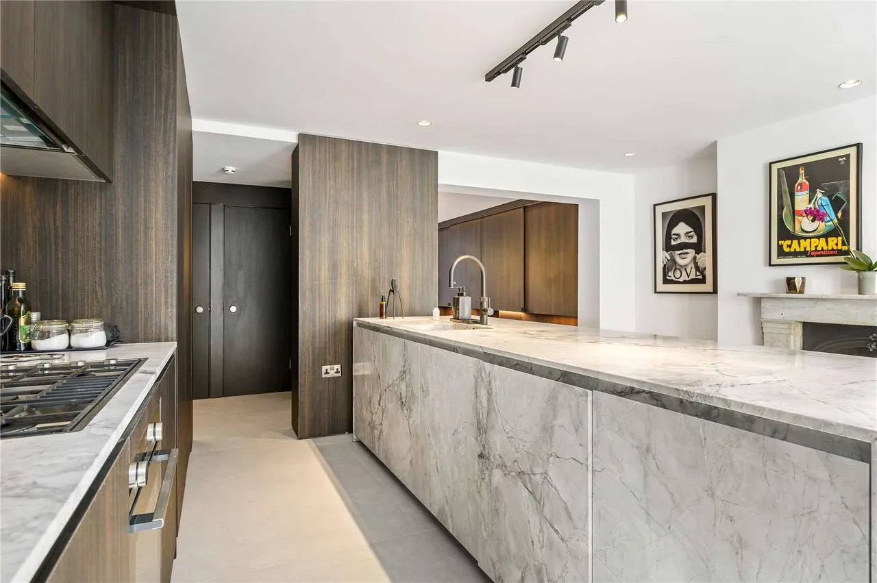 Gibson Square, Islington, N1, photo 17