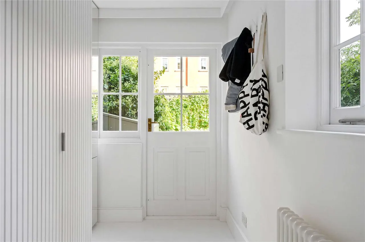 Gibson Square, Islington, N1, photo 8