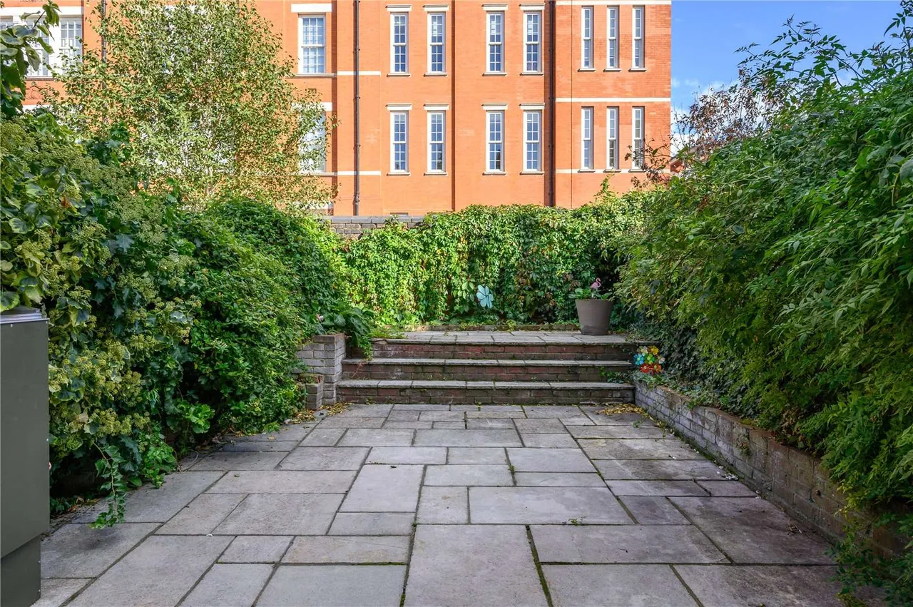 Gibson Square, Islington, N1, photo 11