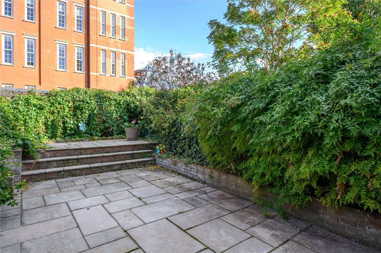 Gibson Square, Islington, N1, photo 28