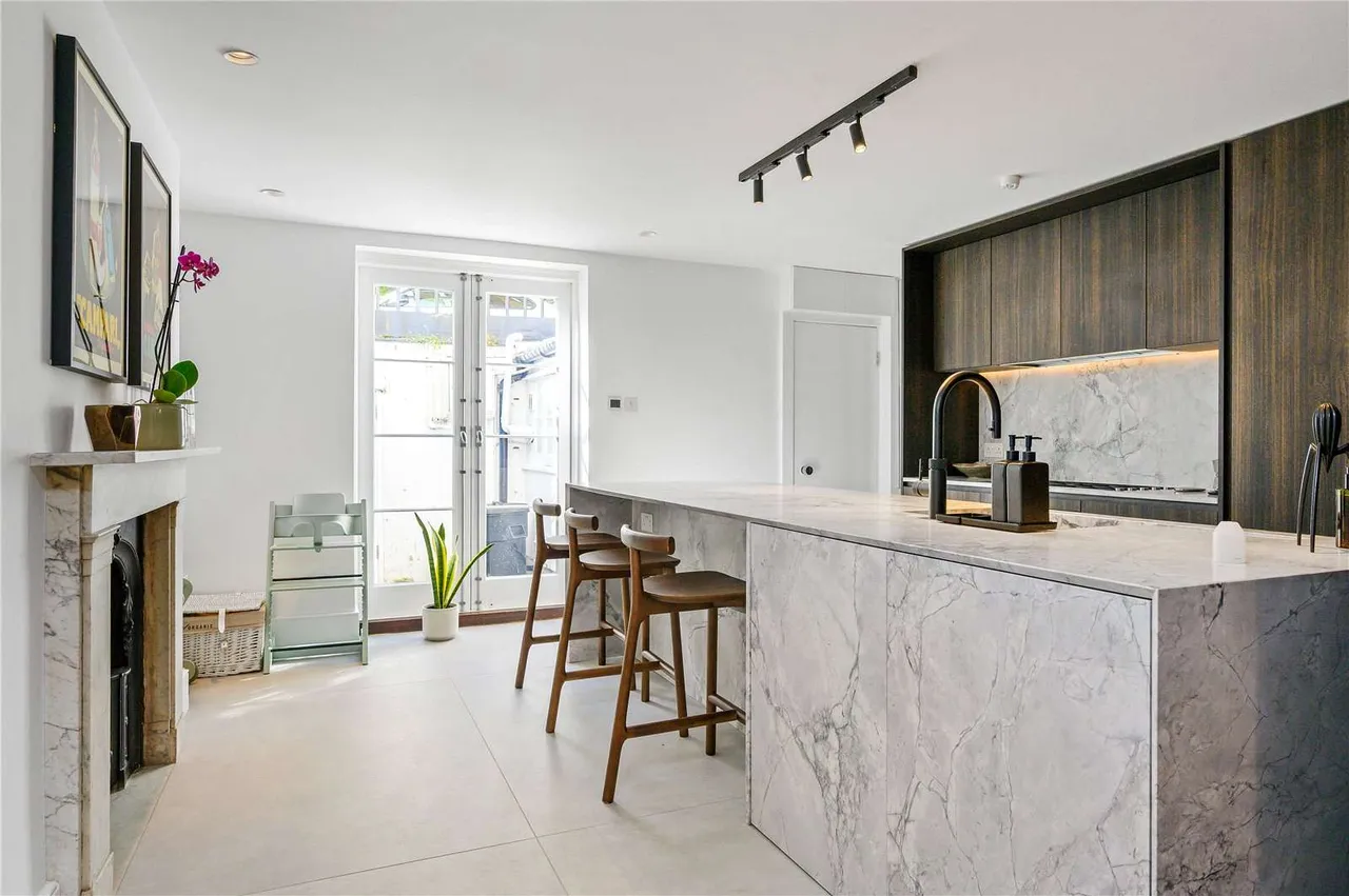 Gibson Square, Islington, N1, photo 20