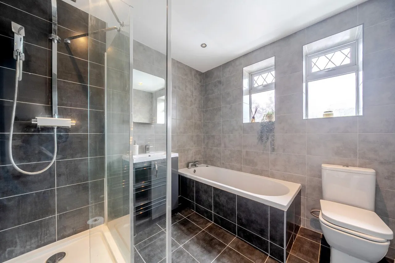 Bushey Road, Raynes Park, London, SW20, photo 7