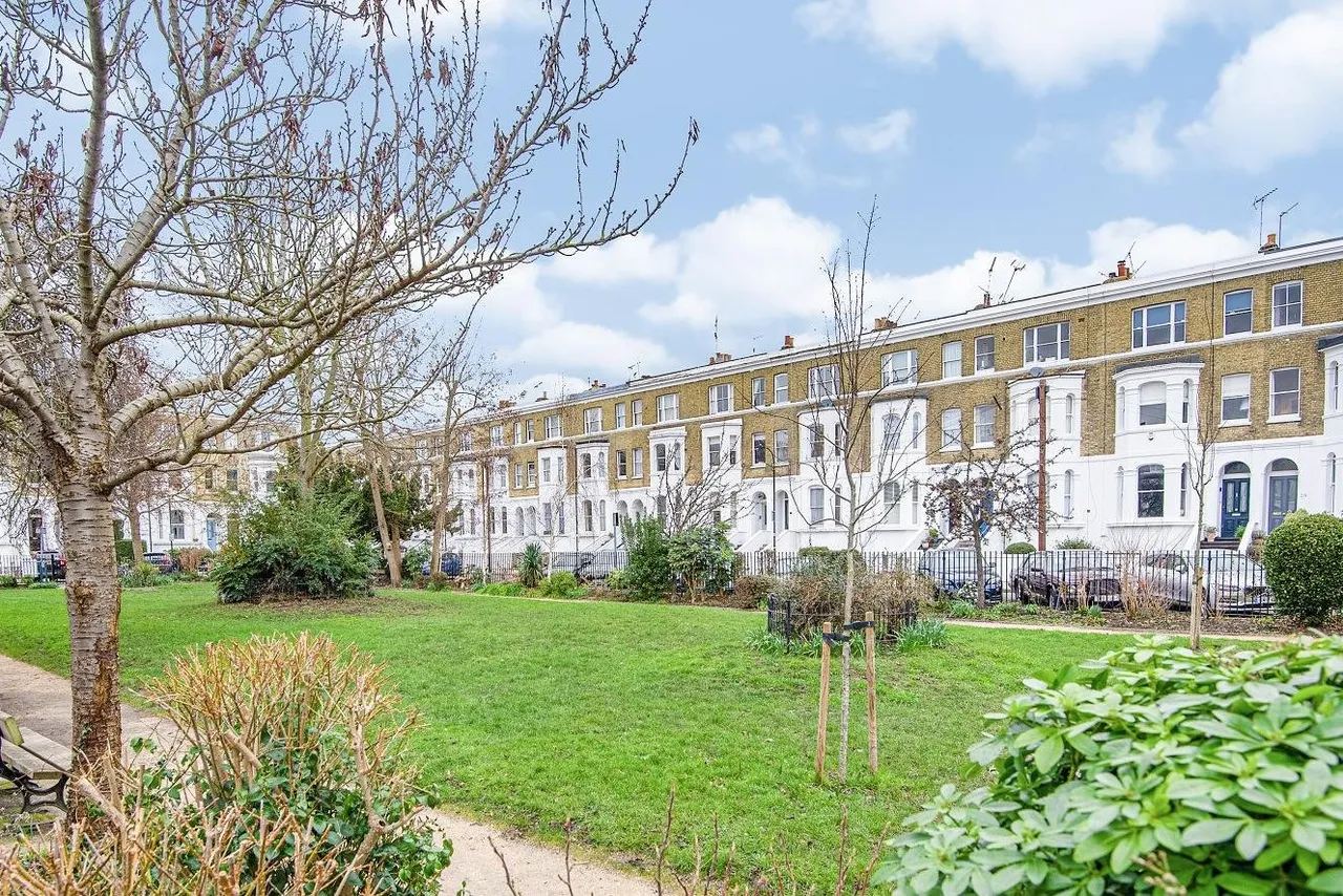 1 bed flat for sale, Westcroft Square, Hammersmith, W6