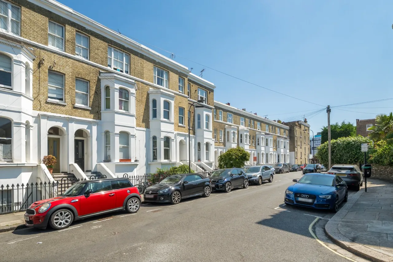 Westcroft Square, Hammersmith, W6, photo 2