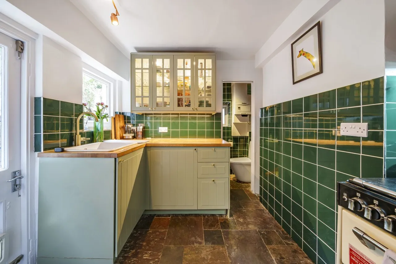 Westcroft Square, Hammersmith, W6, photo 5