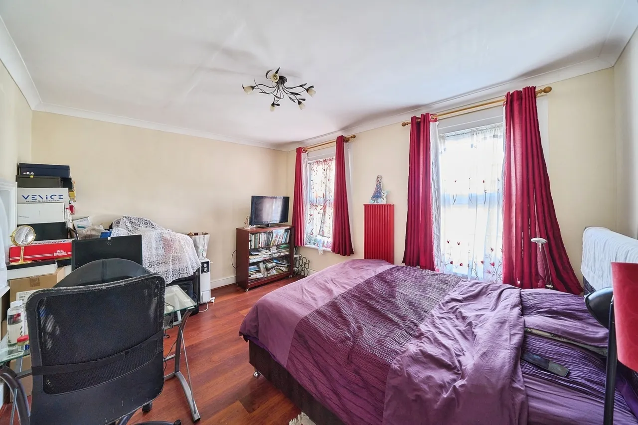 Wragby Road, London, E11, photo 8