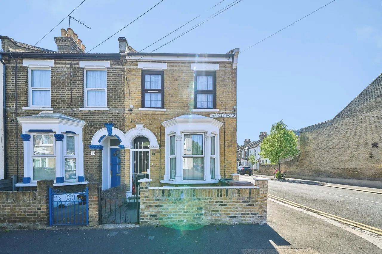 1 bed flat for sale — Wragby Road, London, E11
