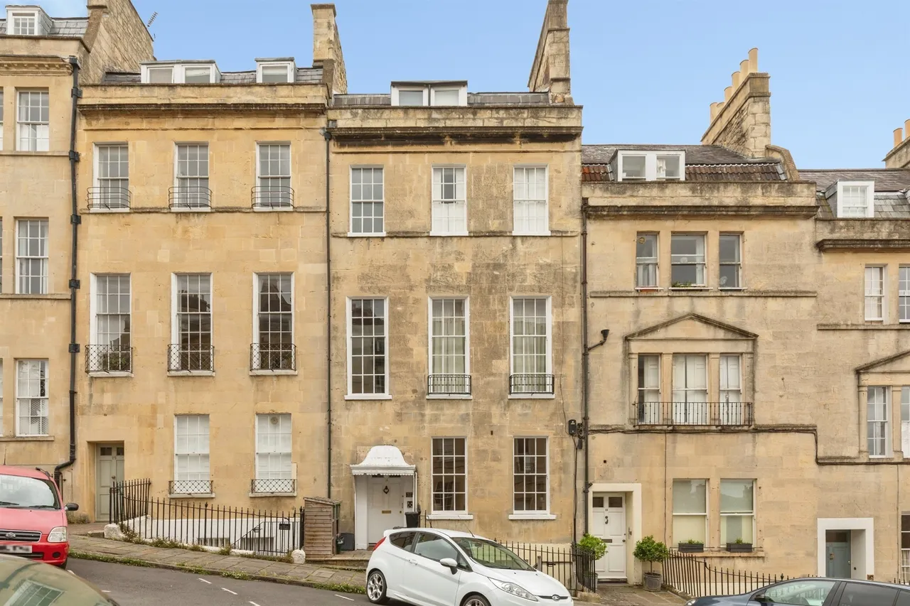 1 bed flat for sale — Burlington Street, Bath