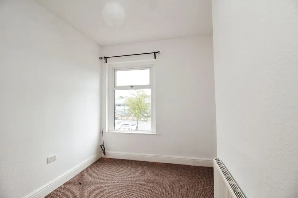 Westgate, Leyland, PR25, photo 6