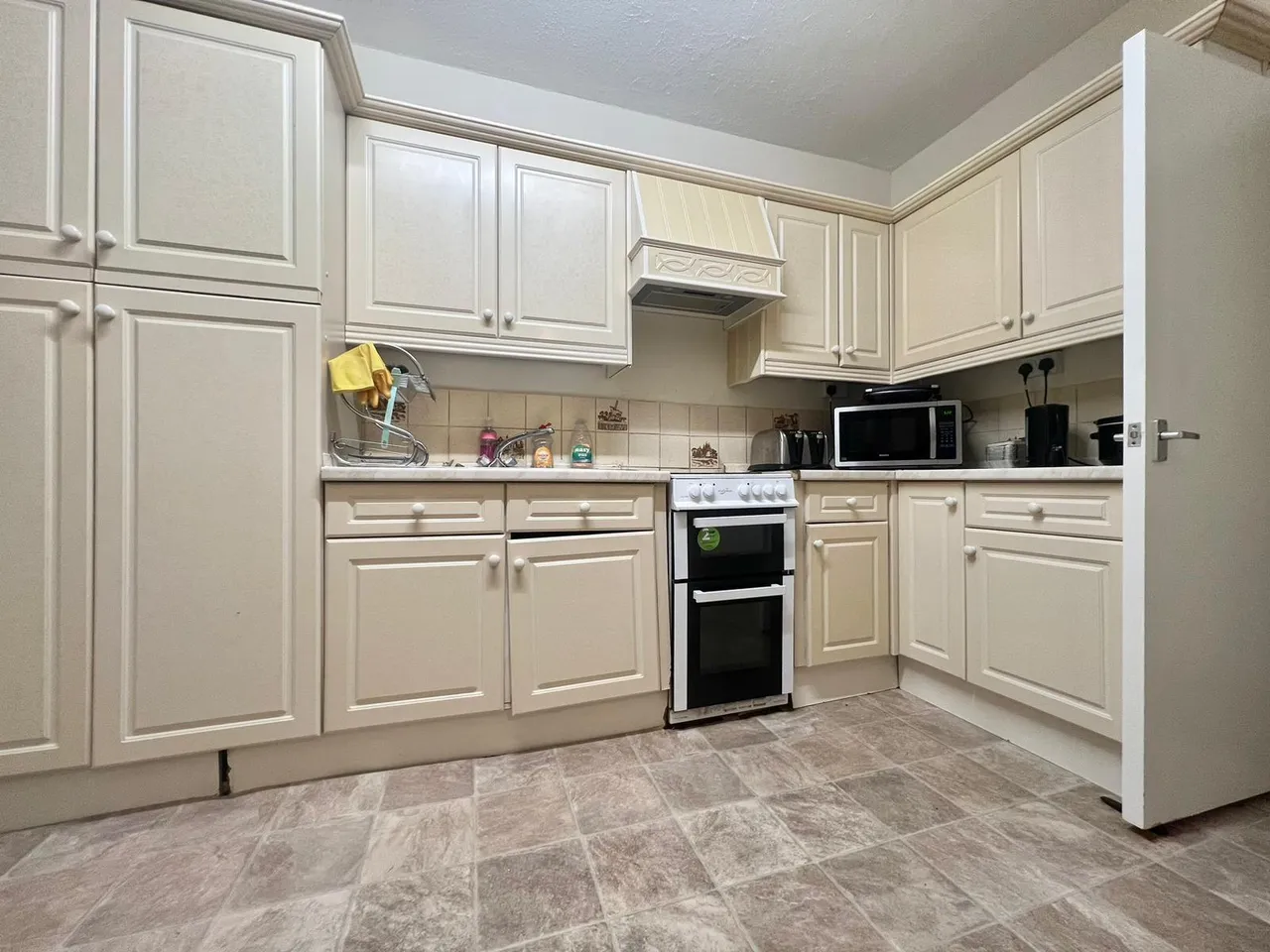 Powerscourt Road, Portsmouth, PO2, photo 4