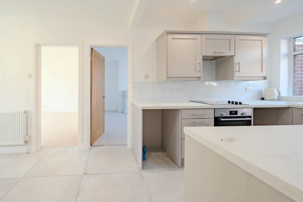 Smalewell Drive, Pudsey, LS28, photo 9