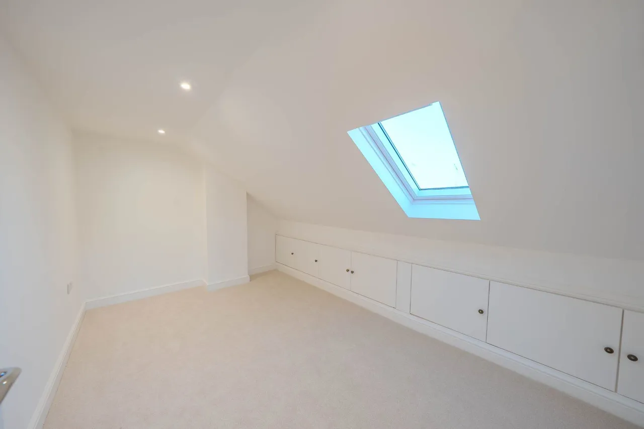 Smalewell Drive, Pudsey, LS28, photo 11