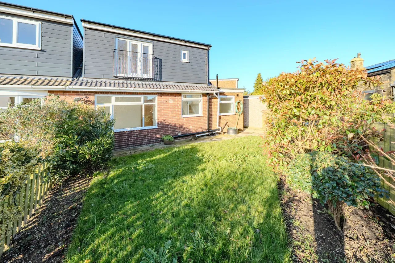 Smalewell Drive, Pudsey, LS28, photo 20