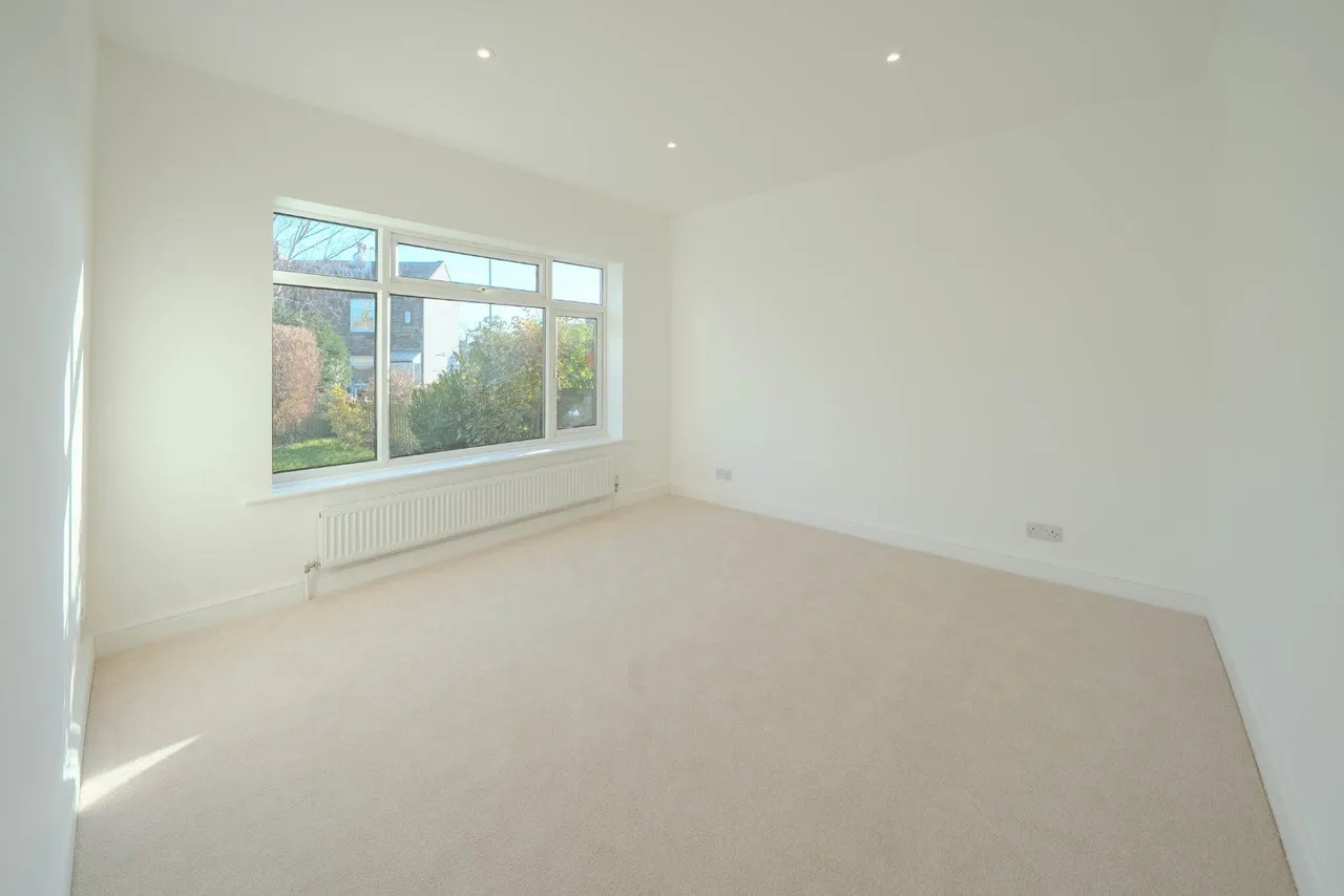 Smalewell Drive, Pudsey, LS28, photo 14