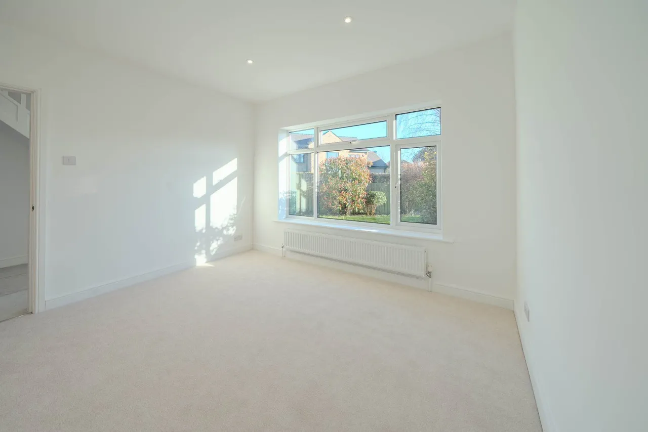 Smalewell Drive, Pudsey, LS28, photo 4
