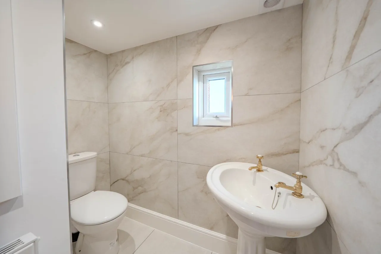 Smalewell Drive, Pudsey, LS28, photo 6