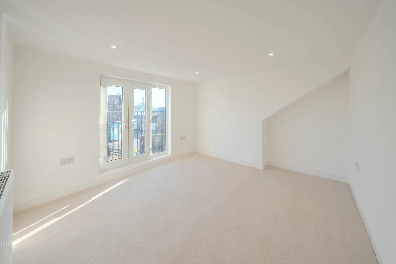 Smalewell Drive, Pudsey, LS28, photo 10