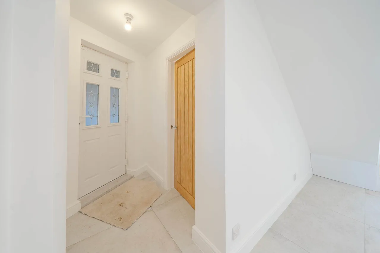 Smalewell Drive, Pudsey, LS28, photo 16