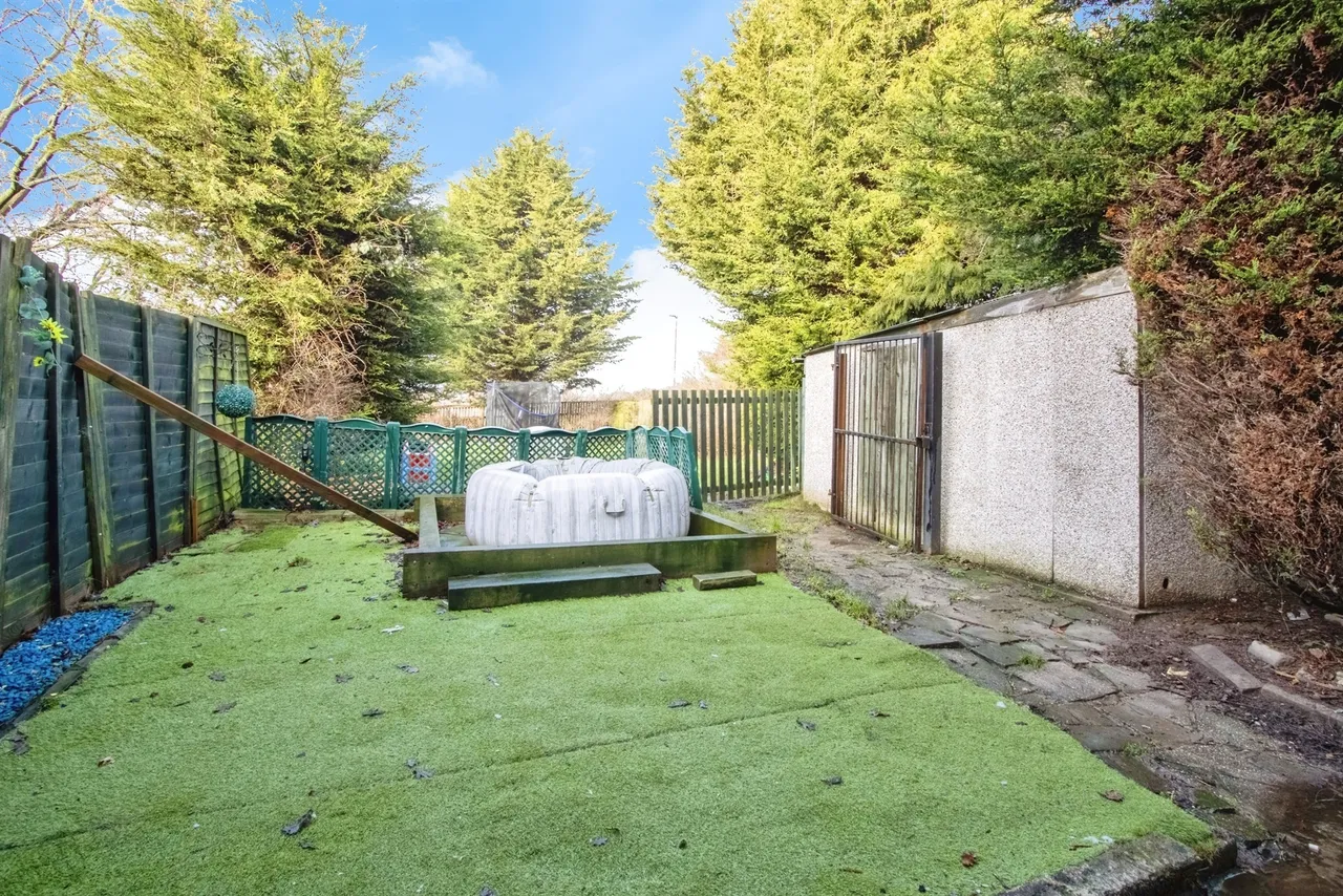 Brooklands Lane, Leeds, photo 9