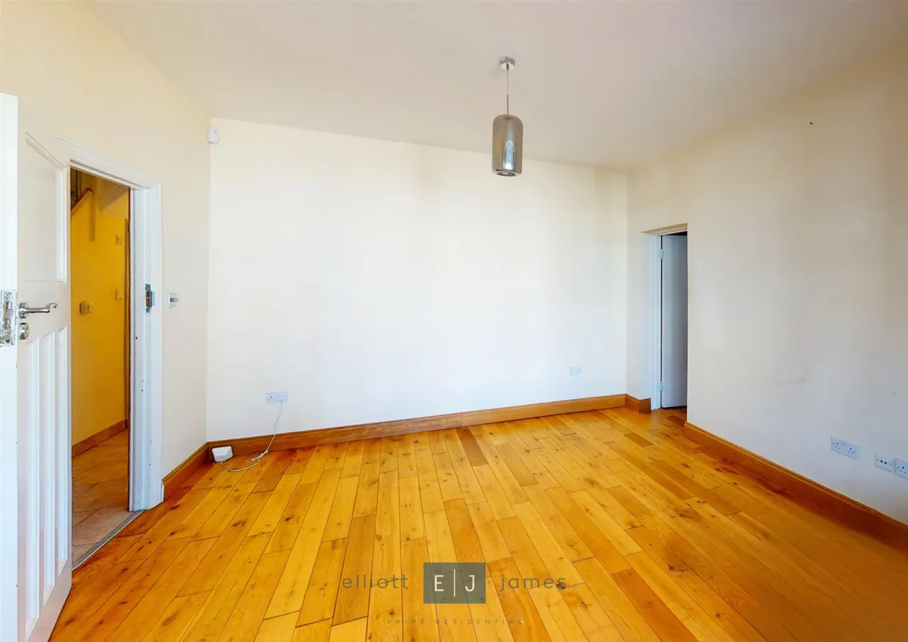 Oak Hill Close, Woodford Green, IG8, photo 6