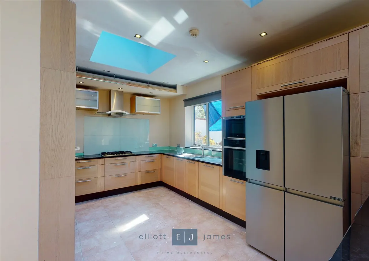 Oak Hill Close, Woodford Green, IG8, photo 4