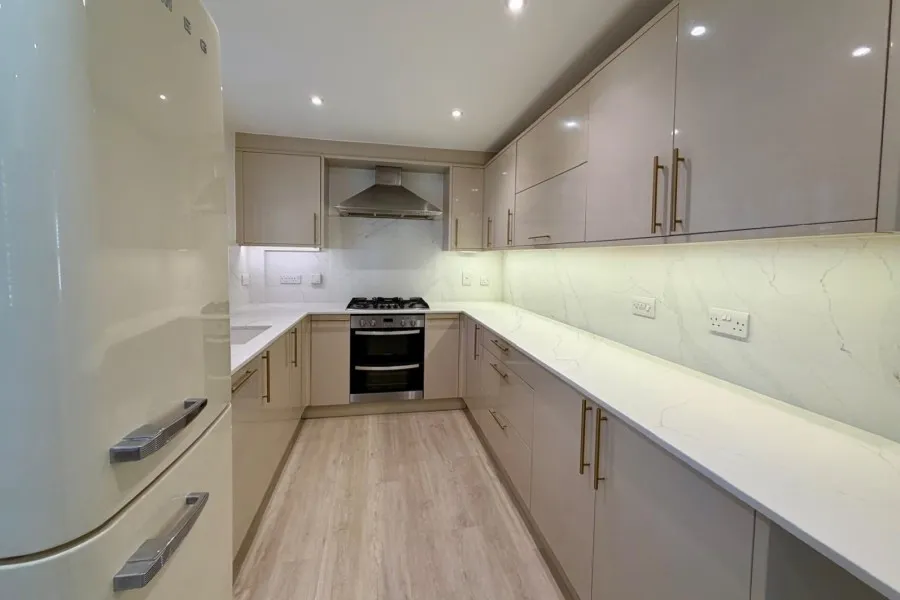 Duchess Court, Weybridge, KT13, photo 11