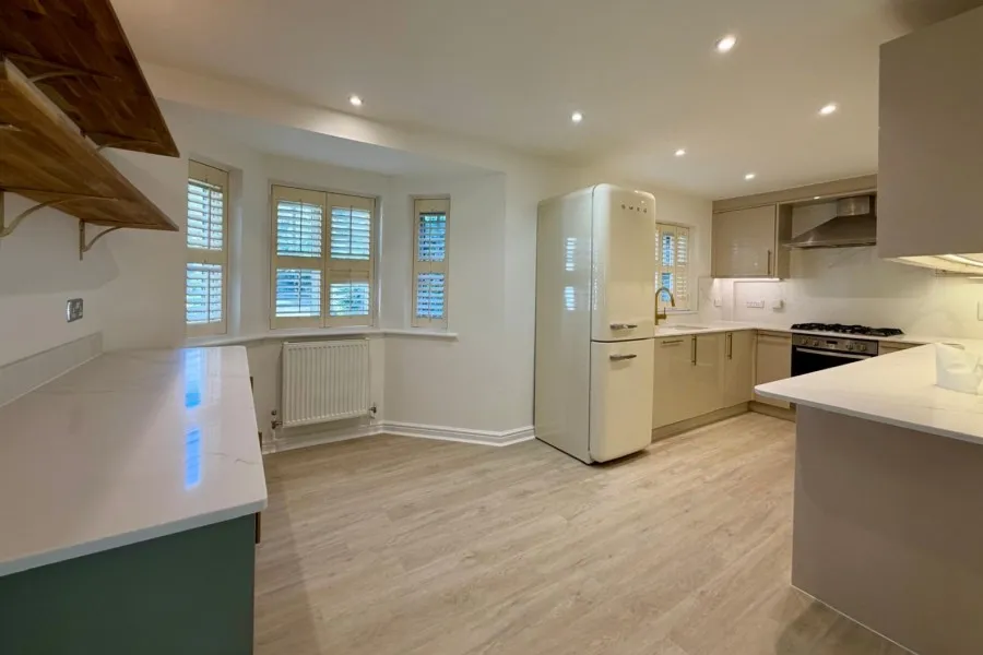 Duchess Court, Weybridge, KT13, photo 17