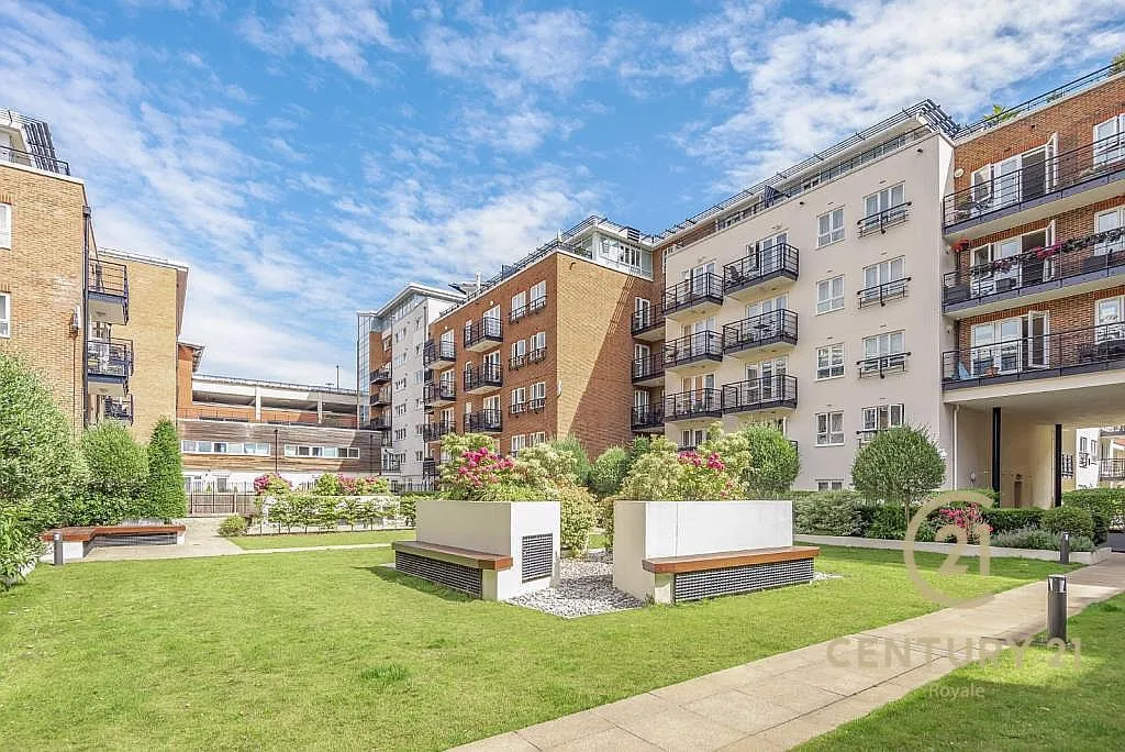 Seven Kings Way, Kingston upon Thames, KT2, photo 2