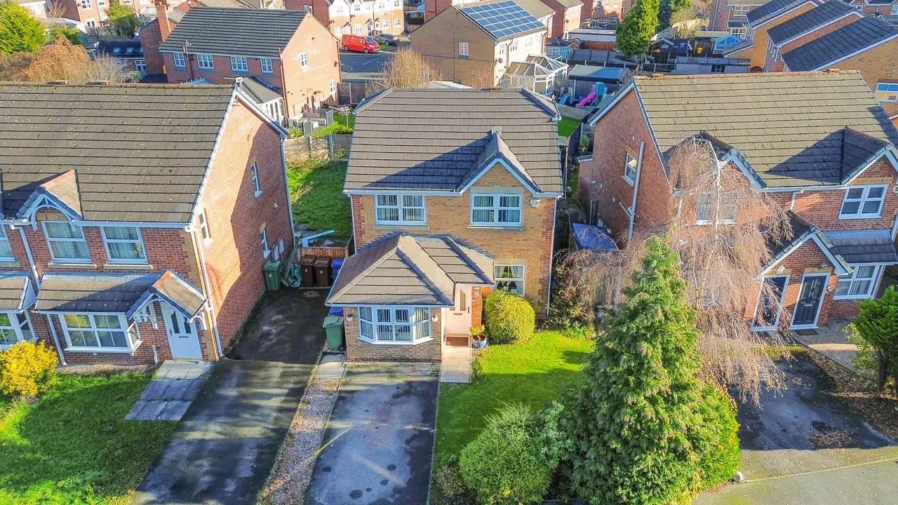 Waltersgreen Crescent, Golborne, Warrington, Warrington, WA3 3WB, photo 2