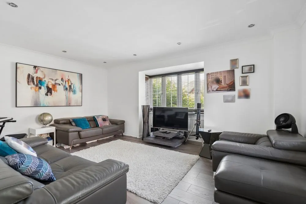 Heatherfold Way, Pinner, HA5, photo 2