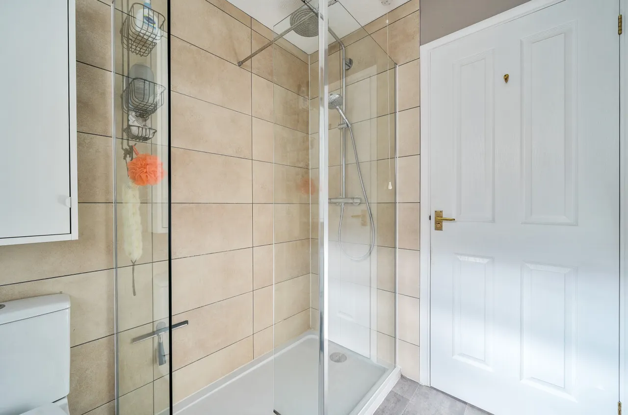 Heather Close, Finchampstead, RG40, photo 29
