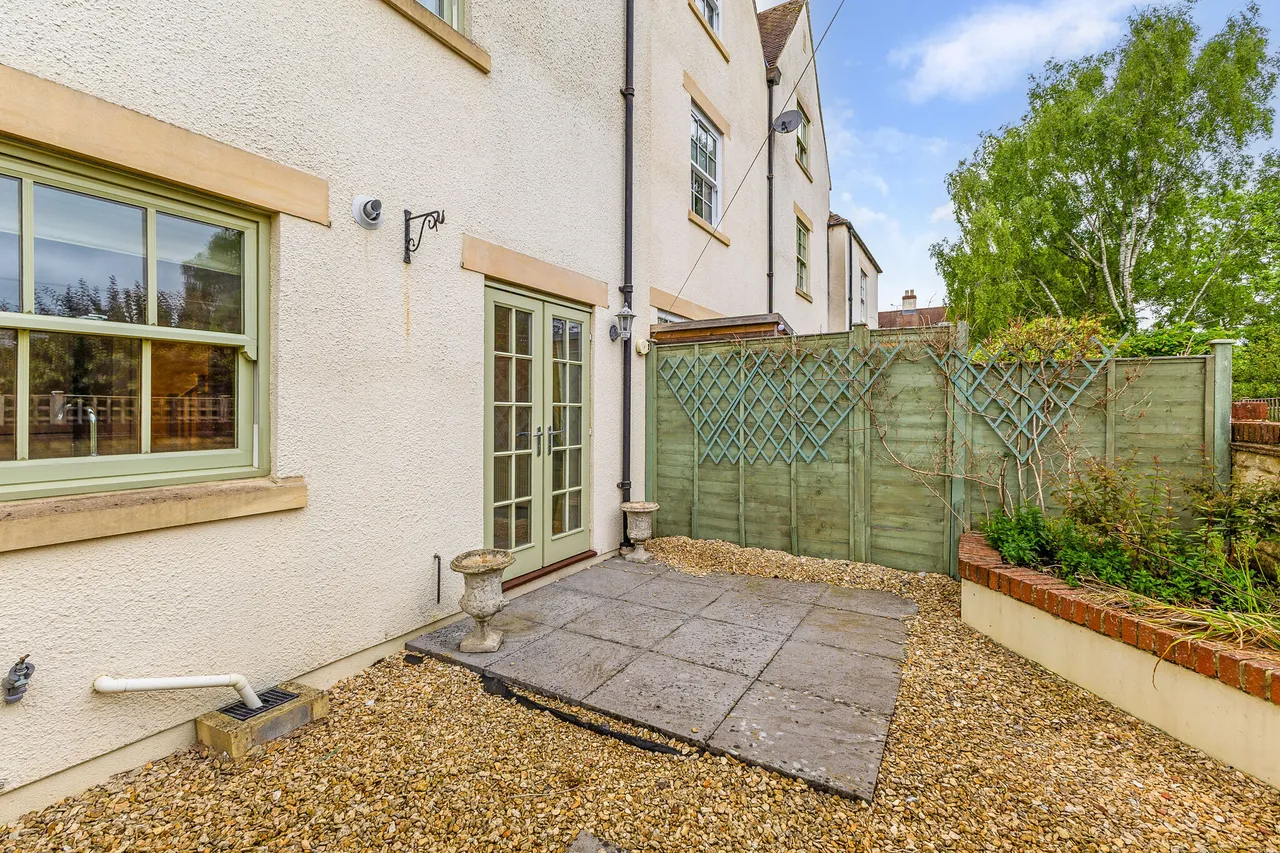 Bingham Close, Cirencester, GL7, photo 12