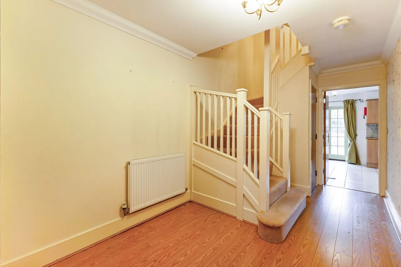 Bingham Close, Cirencester, GL7, photo 2