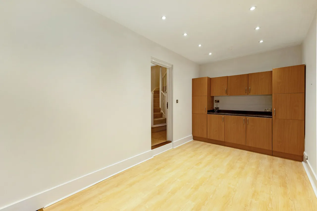 Bingham Close, Cirencester, GL7, photo 5