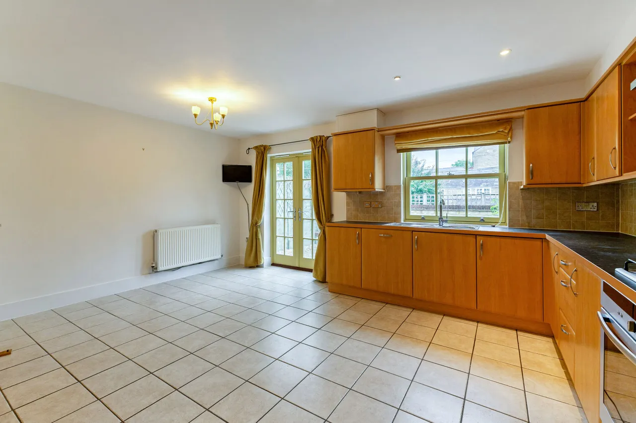 Bingham Close, Cirencester, GL7, photo 4