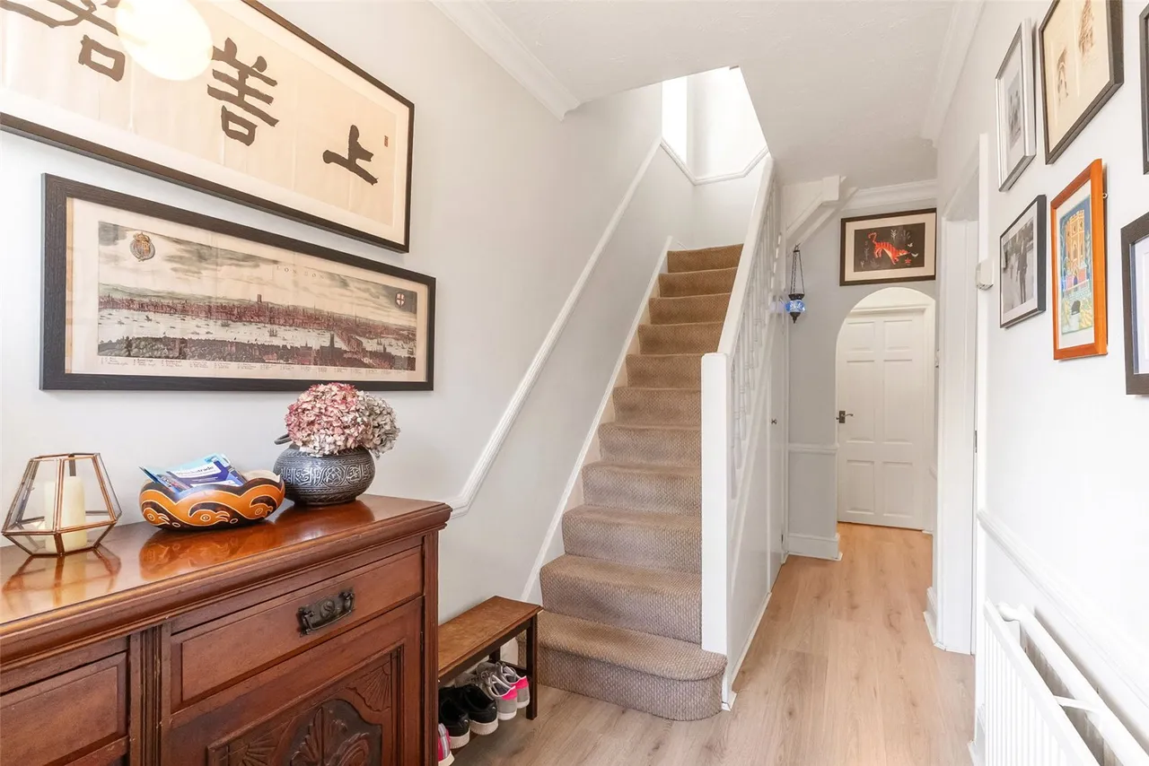 Hatherop Road, Hampton, TW12, photo 3