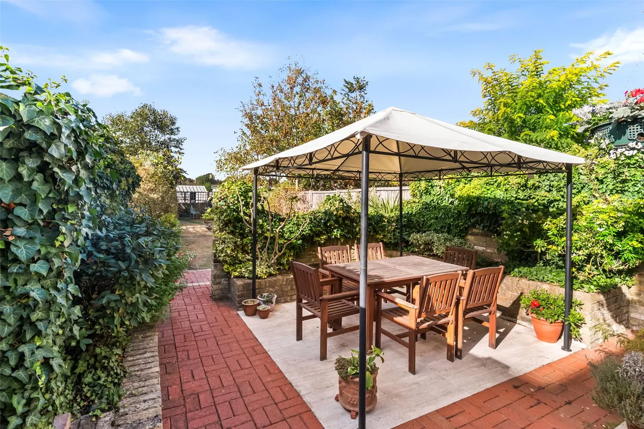 Hatherop Road, Hampton, TW12, photo 13