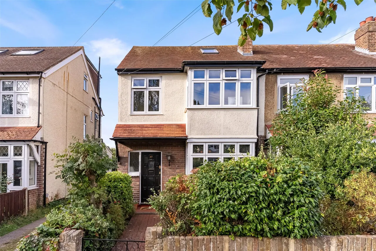 4 bed house for sale, Hatherop Road, Hampton, TW12