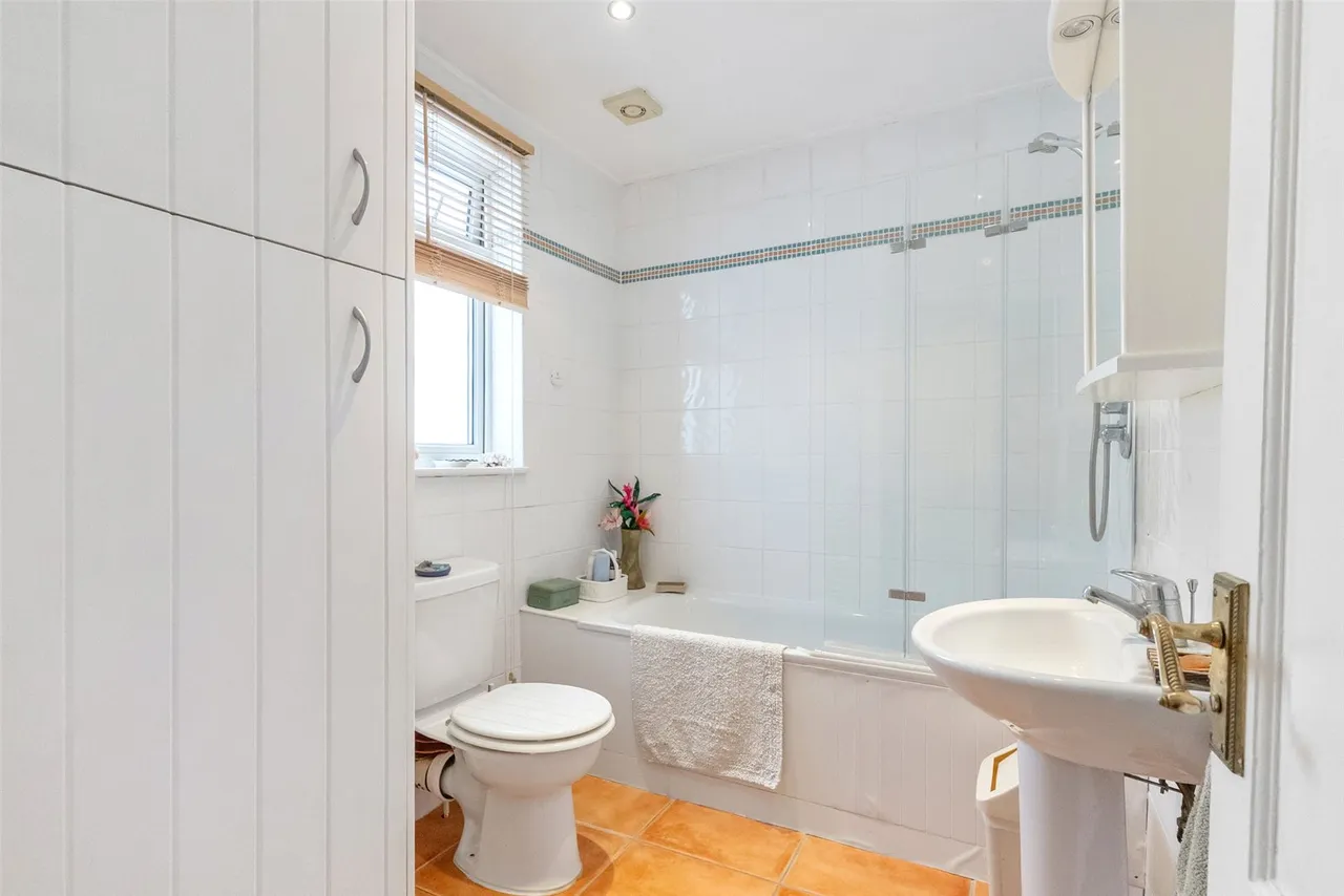 Hatherop Road, Hampton, TW12, photo 10