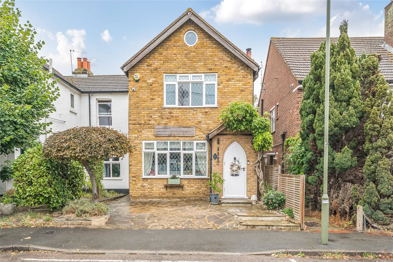3 bed house for sale, Cambridge Road, Walton On Thames, KT12