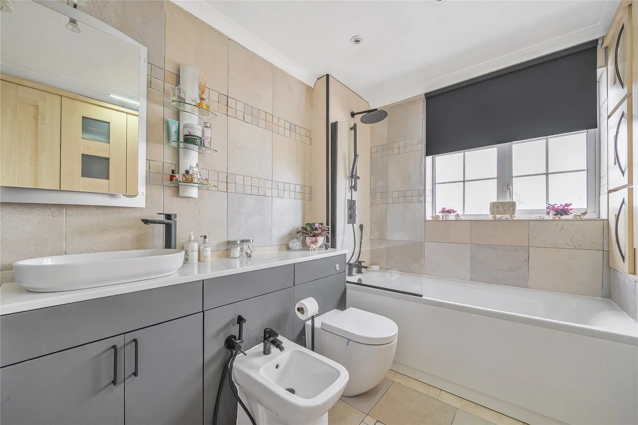 Cambridge Road, Walton On Thames, KT12, photo 8