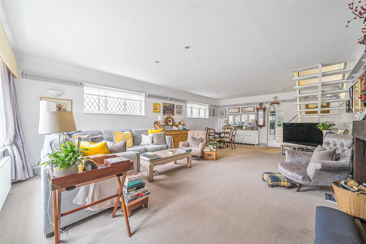 Cambridge Road, Walton On Thames, KT12, photo 6