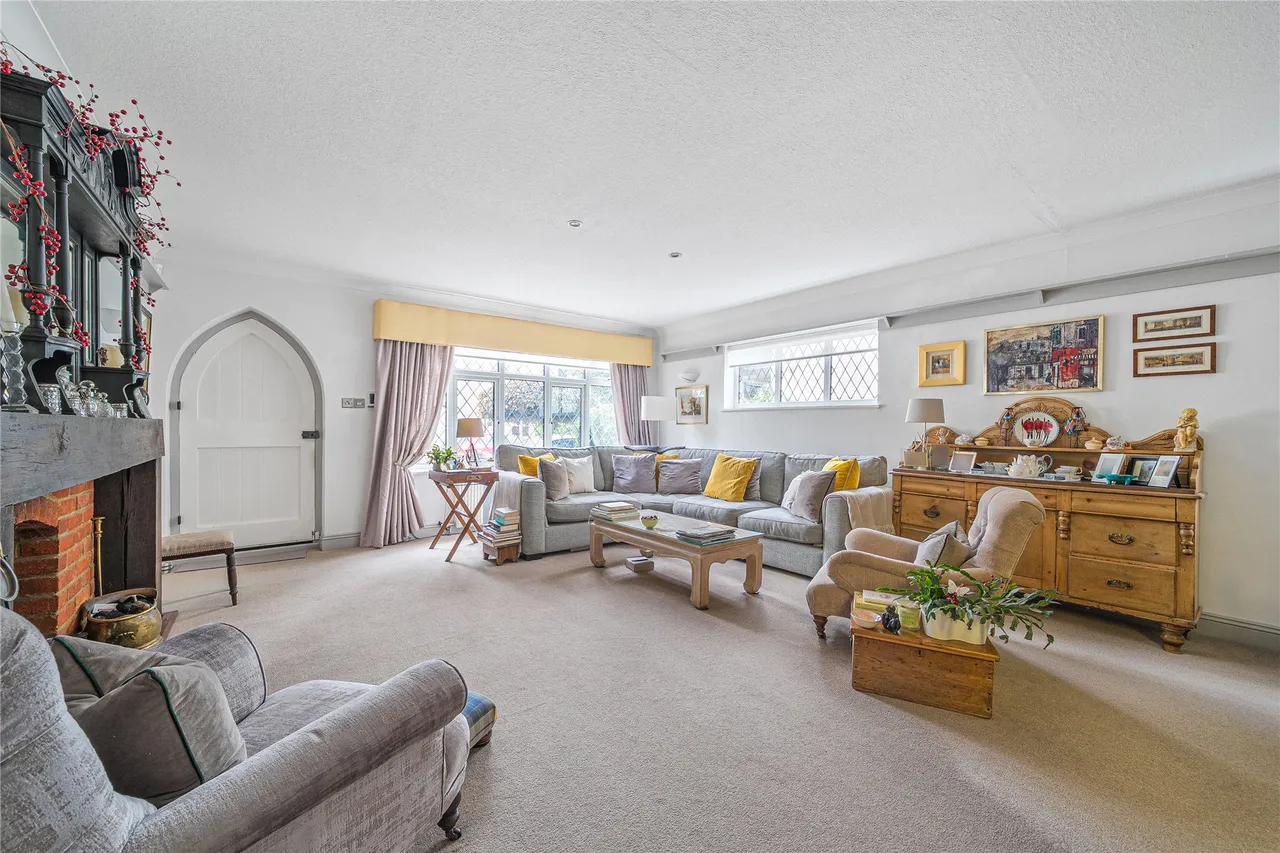 Cambridge Road, Walton On Thames, KT12, photo 2