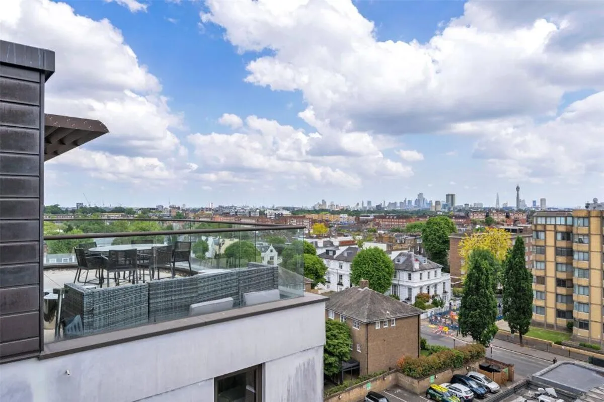 Finchley Road, London, NW8, photo 26