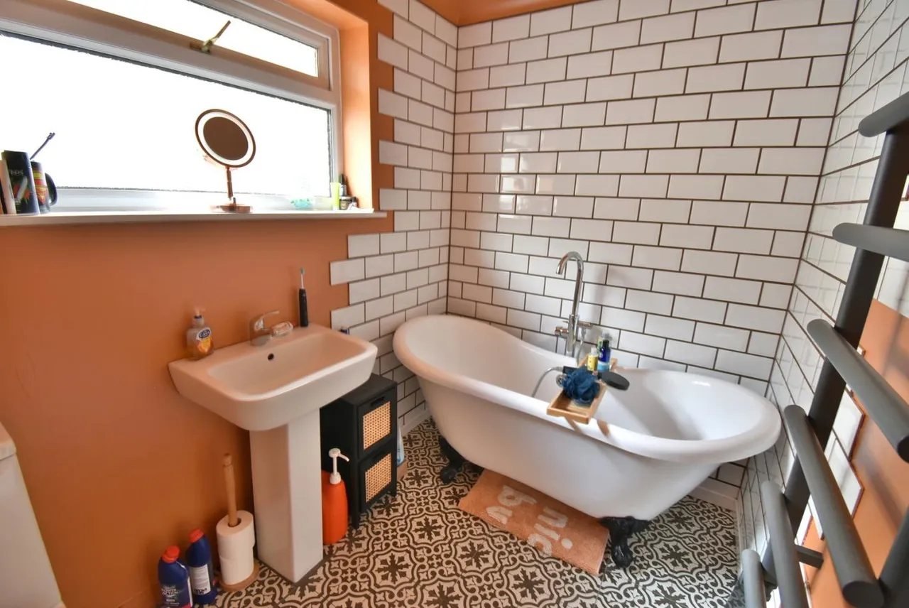 Bear Cross Avenue, BH11, photo 12