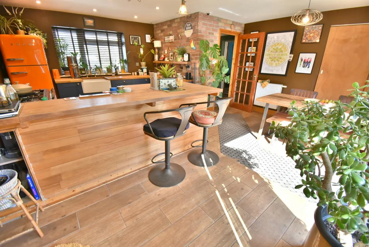 Bear Cross Avenue, BH11, photo 7