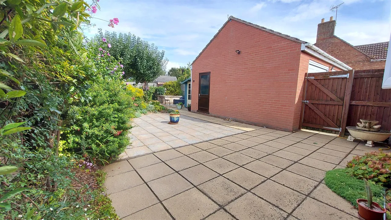 Crown Lane, Thurlby, photo 19