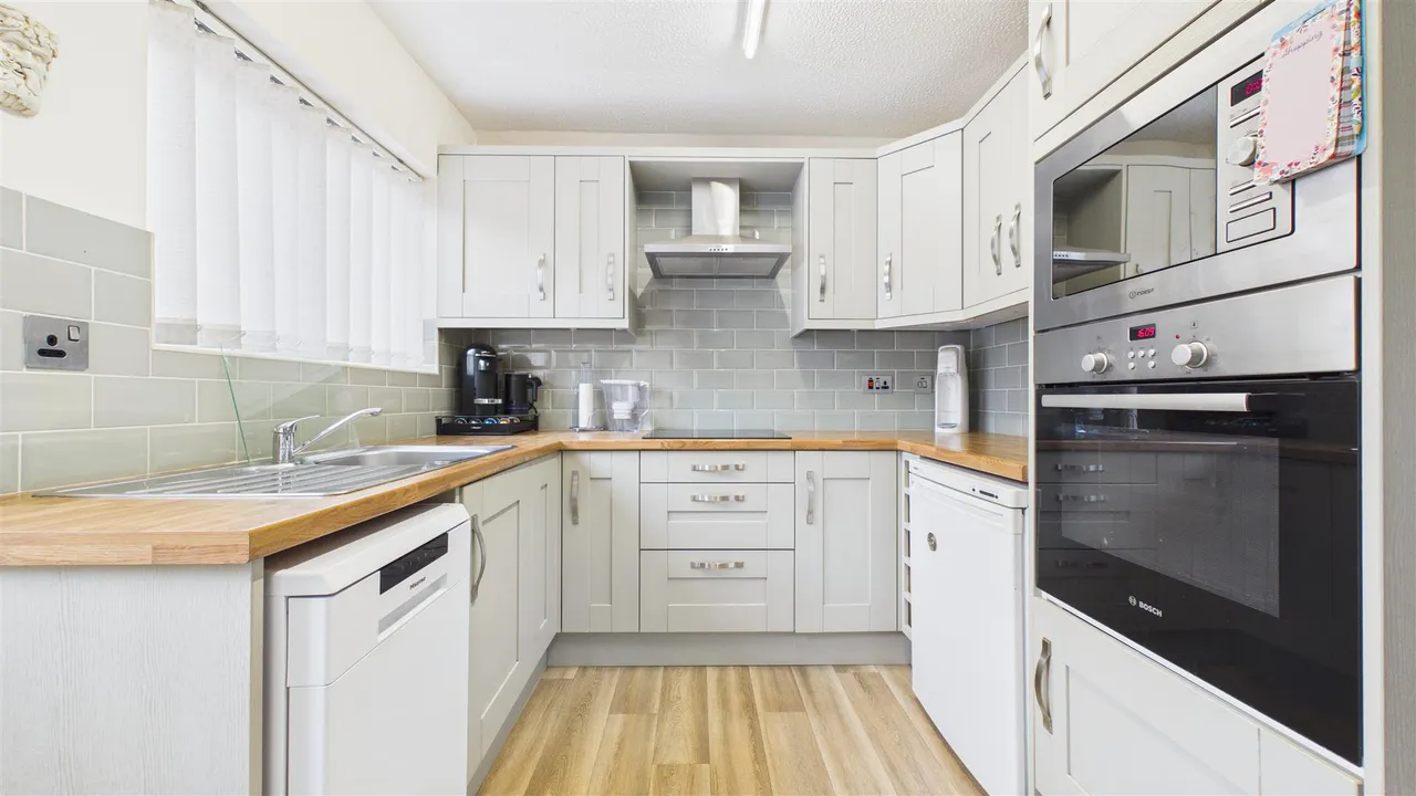 Crown Lane, Thurlby, photo 6